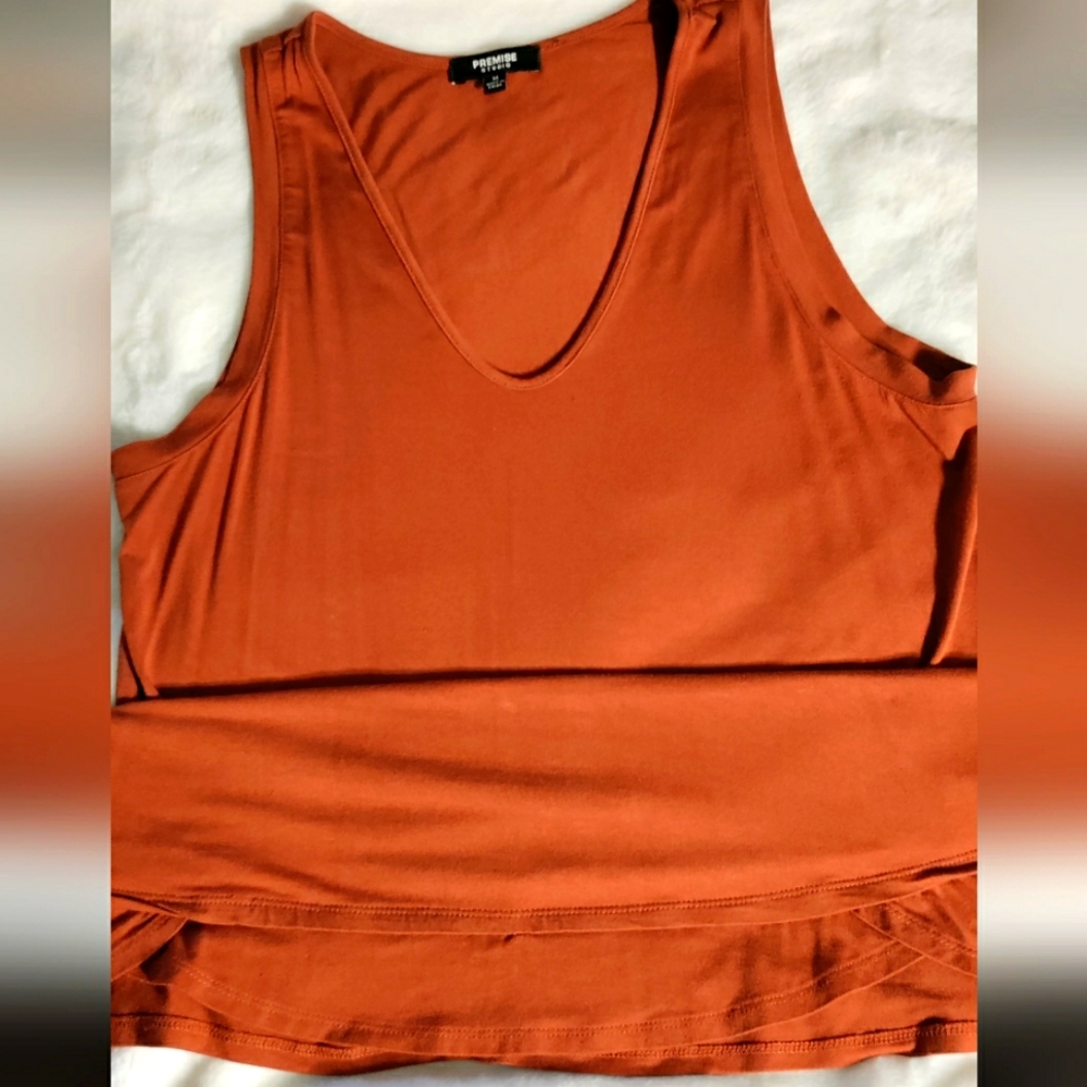 Women's jersey tank, Size MEDIUM, RUST COLOR, EXCELLENT CONDITION!